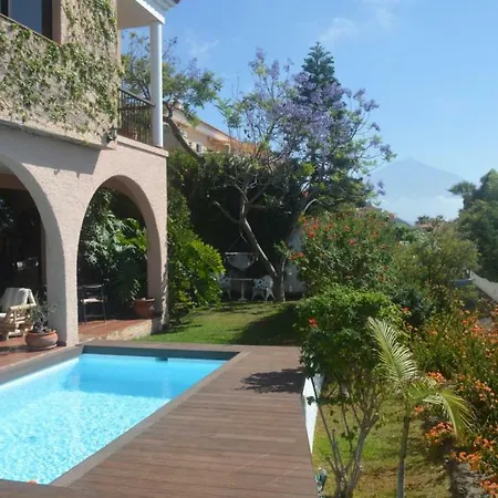 Villa Jacaranda